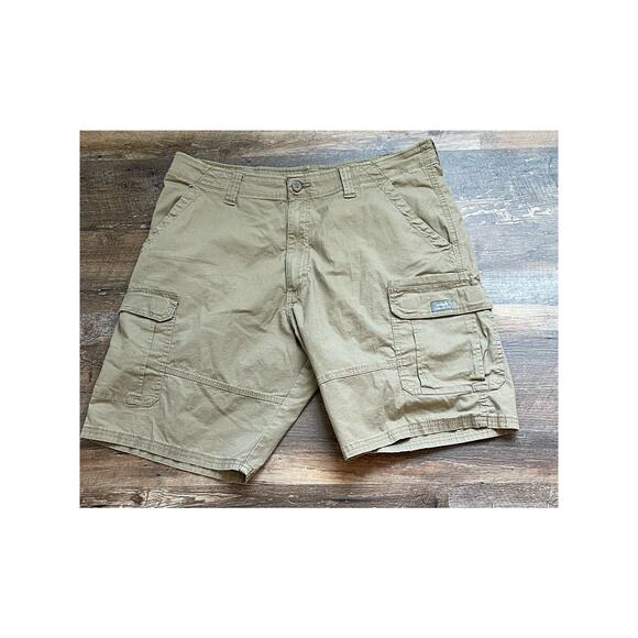 Wrangler men's relaxed fit brown cargo shorts Sz 38 - Picture 1 of 7